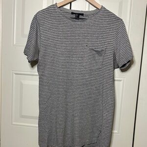 21men Black and Gray Striped Tee